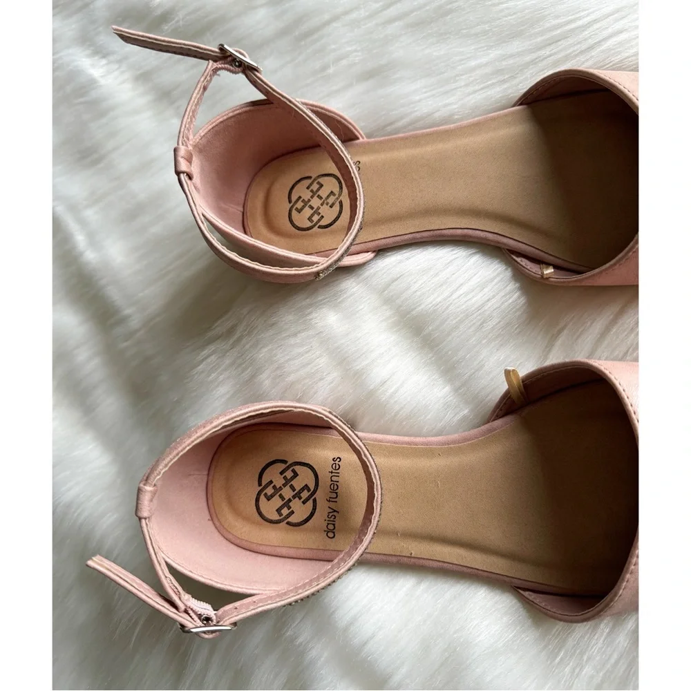 NEVER USED, Daisy Fuentes, ankle strap flats - Picture 3 of 7